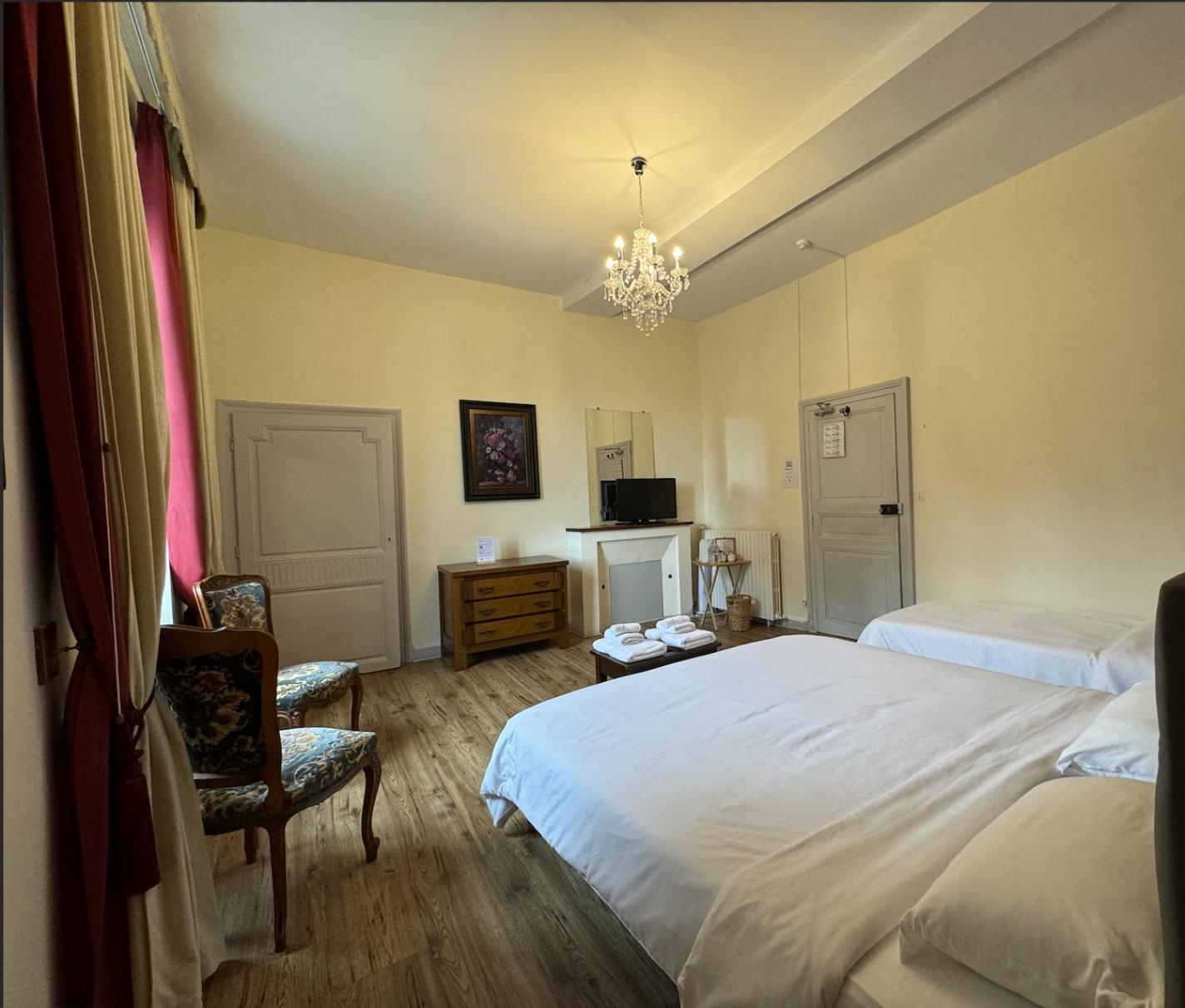 Hotel De France Et De Russie Thiviers Ngoại thất bức ảnh
