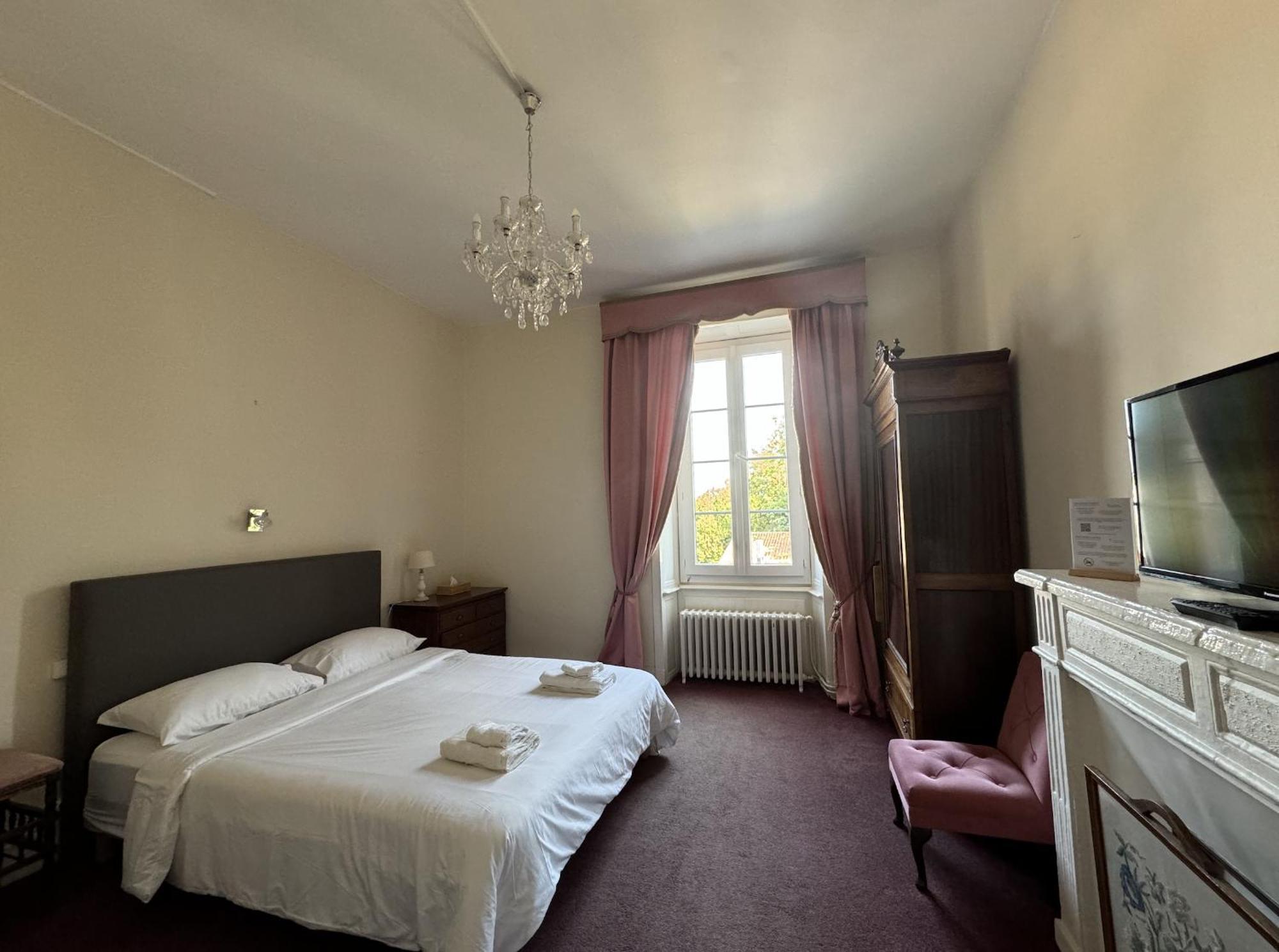 Hotel De France Et De Russie Thiviers Ngoại thất bức ảnh