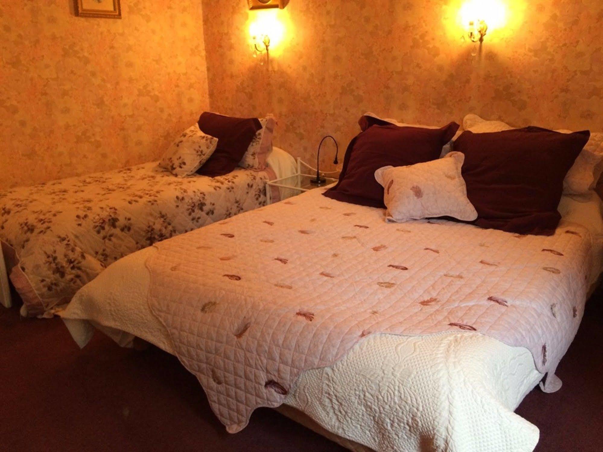 Hotel De France Et De Russie Thiviers Ngoại thất bức ảnh